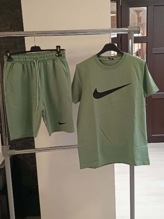 Compleu barbati Nike verde