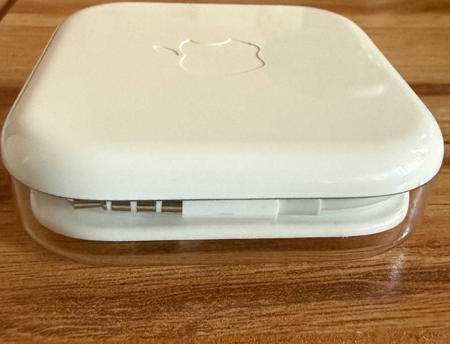 Casti Apple noi, cu fir si jack 3,5