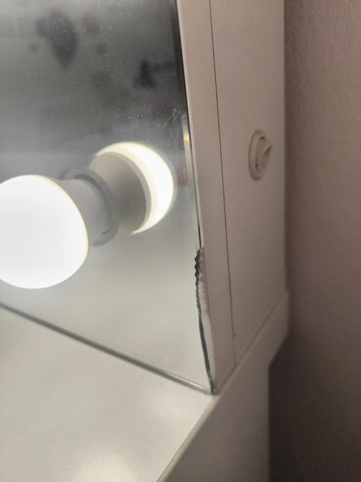 Vand masa de makeup profesionala de calitate superioara