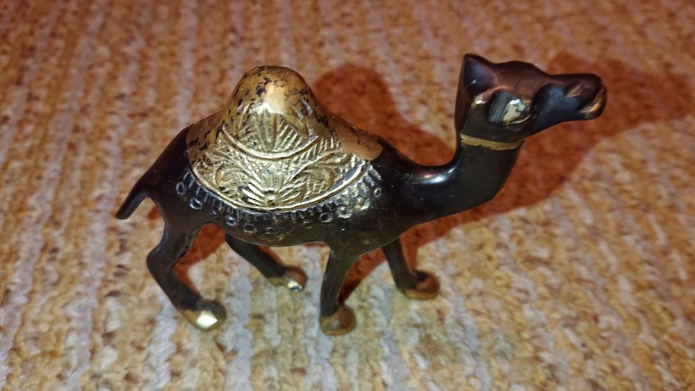 Бронзова статуетка - "Камила"