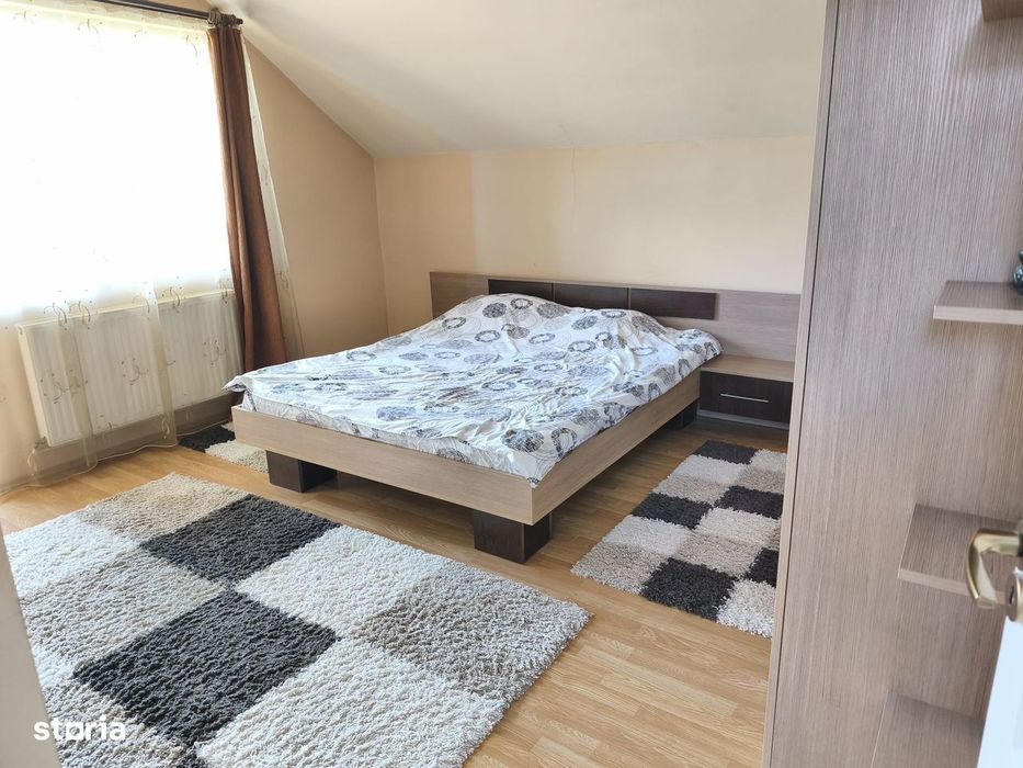 Casa cu mansarda in Acatari