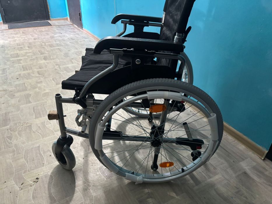 Продам инвалидную коляску