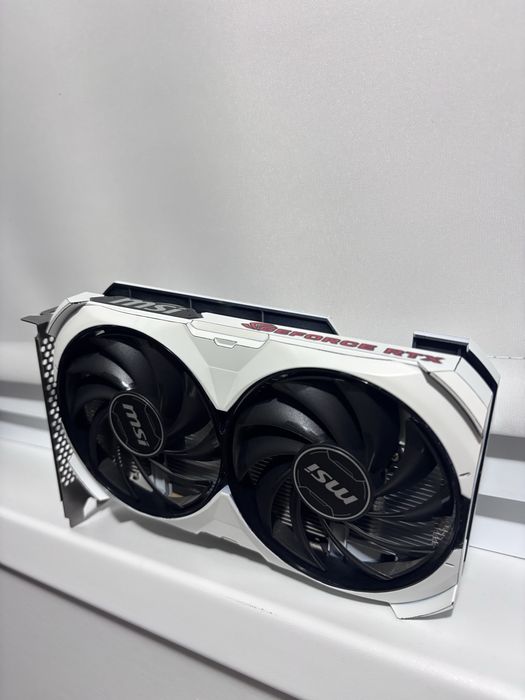 Геймърски сетъп/компютър Ryzen 5600XT/RTX4060 8GB/16 Ram/512 ssd/750 HDD/750W +Монитор LG Ultrawide, периферия.