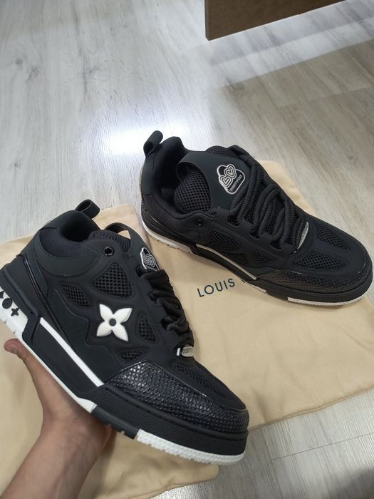 Louis Vuitton skates black 44