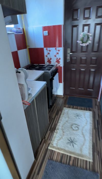 Garsonieră de închiriat – zonă accesibilă, liniștită