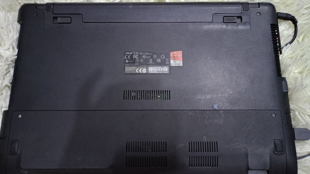 Продам ноутбук по запчастям