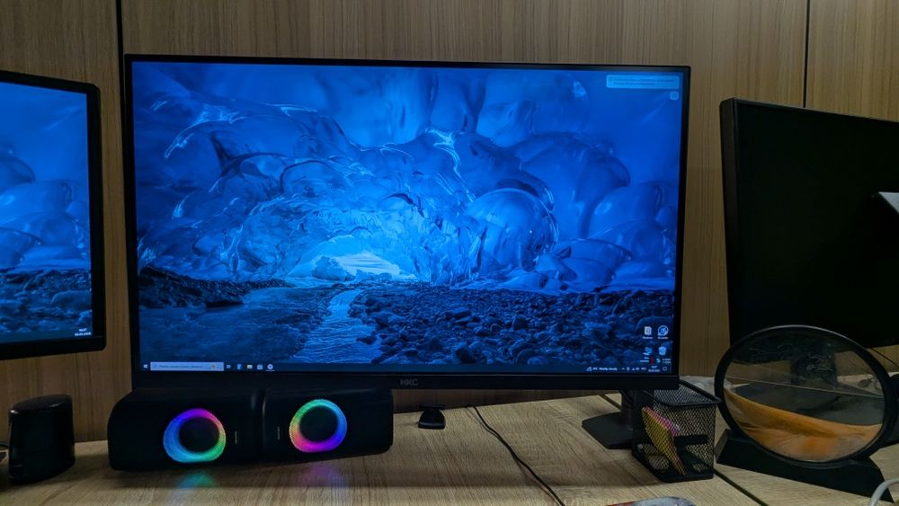 HKC monitor 27 dyum 2K + Kronshteyn