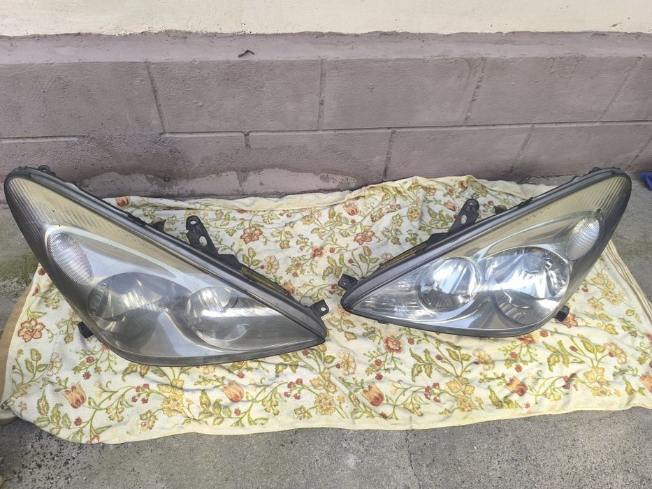 Продам фары на Лексус is 300