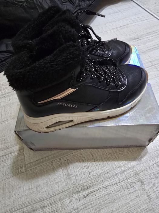 Adidasi Skechers