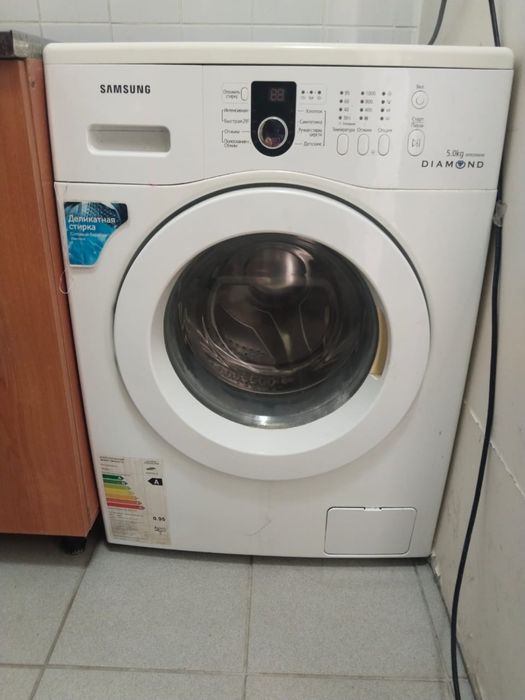 Продаётся стиральная машина.