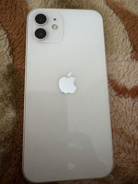 Срочно продам iphone 12