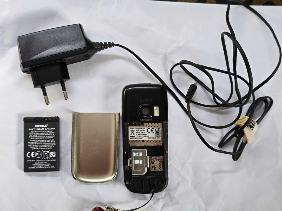 Мобилен телефон Нокия 6303 c