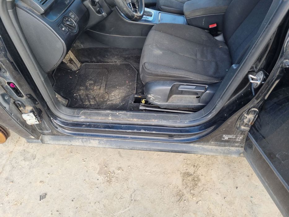 Prag lateral stanga Volkswagen Passat B6 Variant (3C5) [Fabr 2005-2010