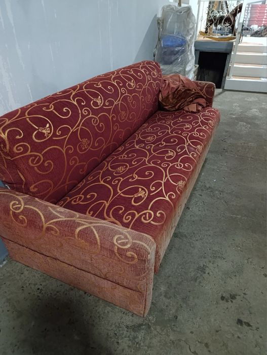 Продается Диван б/у