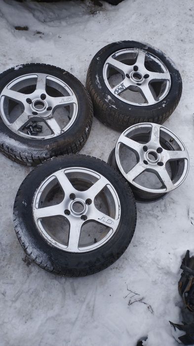 R15 4х114,3 титанки с шинами