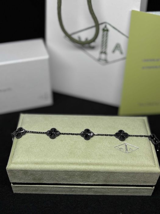 Гривна Van Cleef and Arpels - Ван Клииф