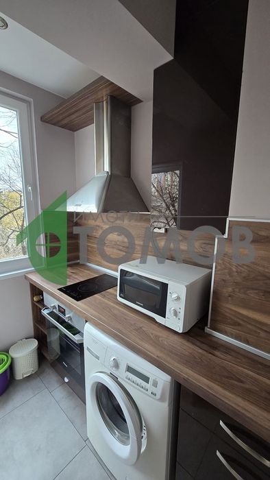 Луксозно обзаведен двустаен апартамент под наем в Център