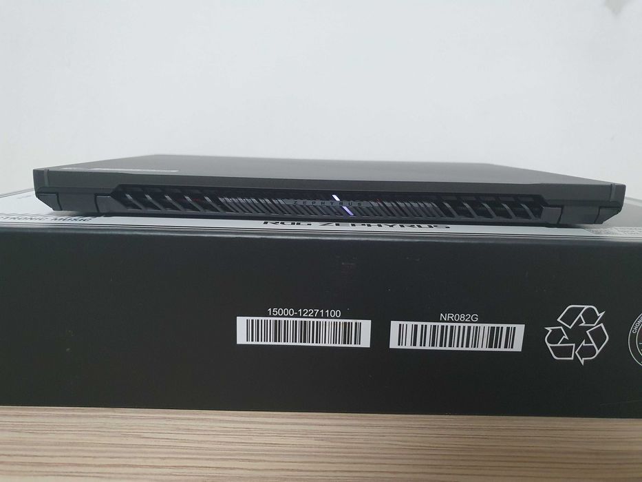 ASUS ROG Zephyrus G14 2022 AMD Ryzen 9 геймърски лаптоп