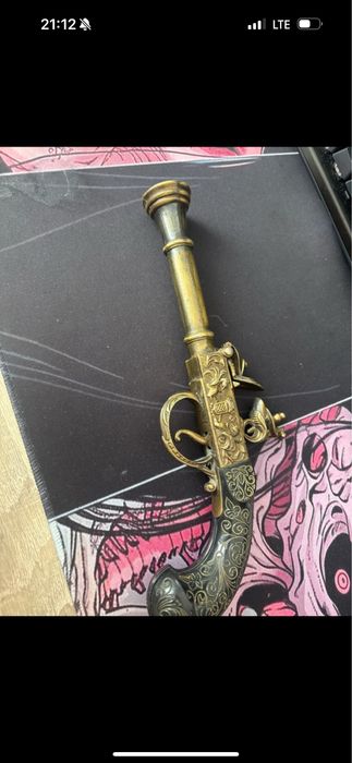 Pistol antic vechi