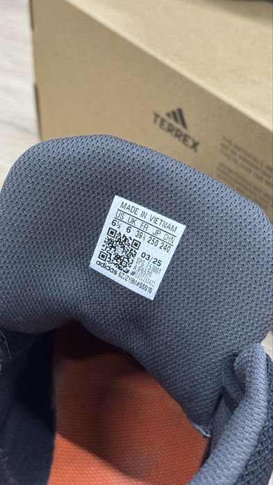 Продам обувь adidas