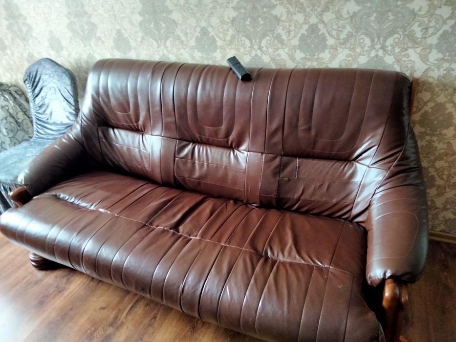 Диван  кожанный Беларусь 90 тыс