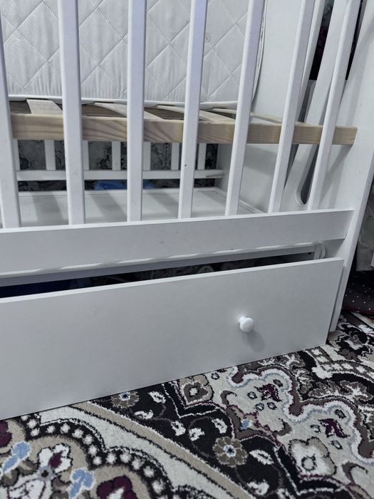 Продам детский кроват маятник