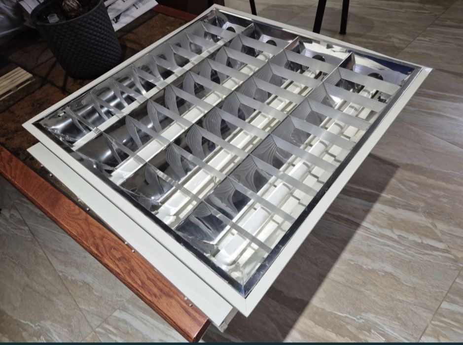 Светильники диодные под армстронг б.у.