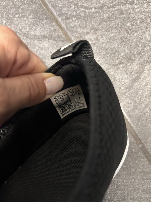 Сладурски обувчици Adidas