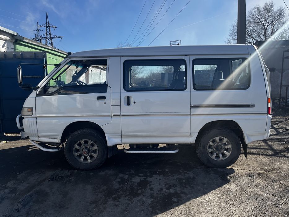 Митсубиси Делика