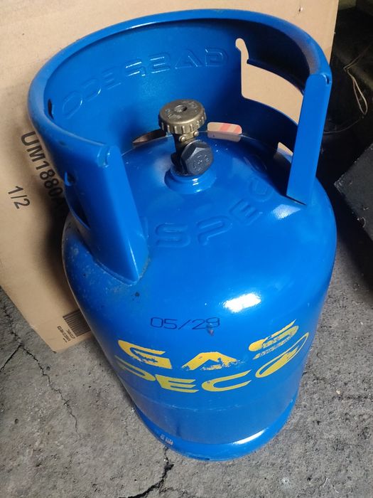 Butelii aragaz cu guler