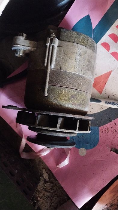 Генератор  24 вольт  на трактор с двигателем Д-160, Д-170 маде СССР