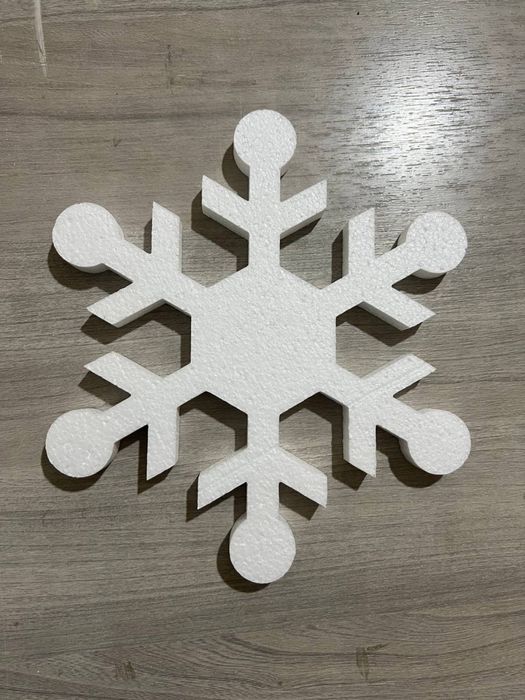 Новогодний декор, снежинки из пенопласта
