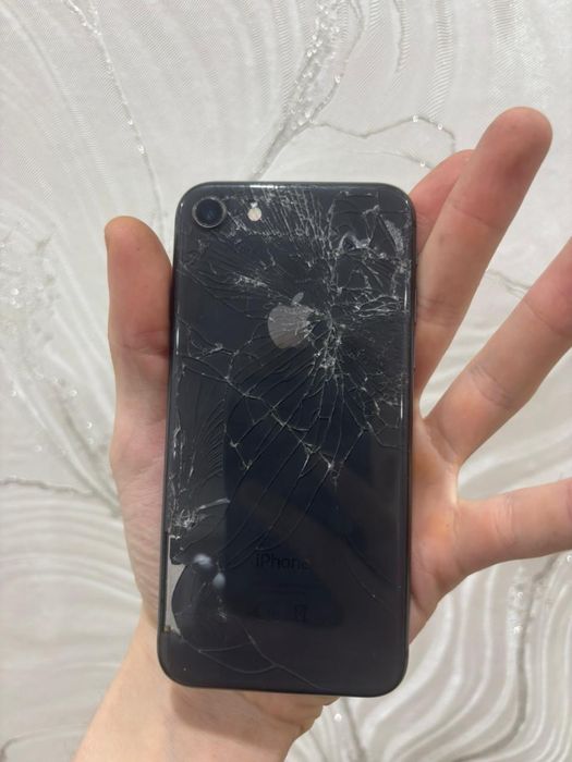 Айфон 8 64/70% продам