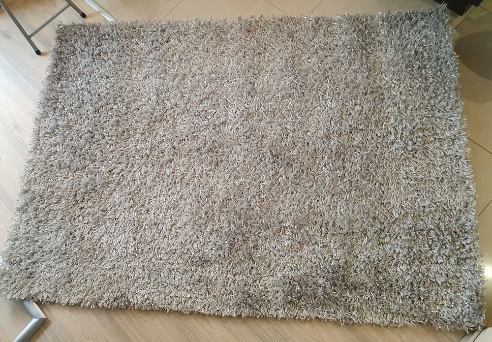 Продавам   килими