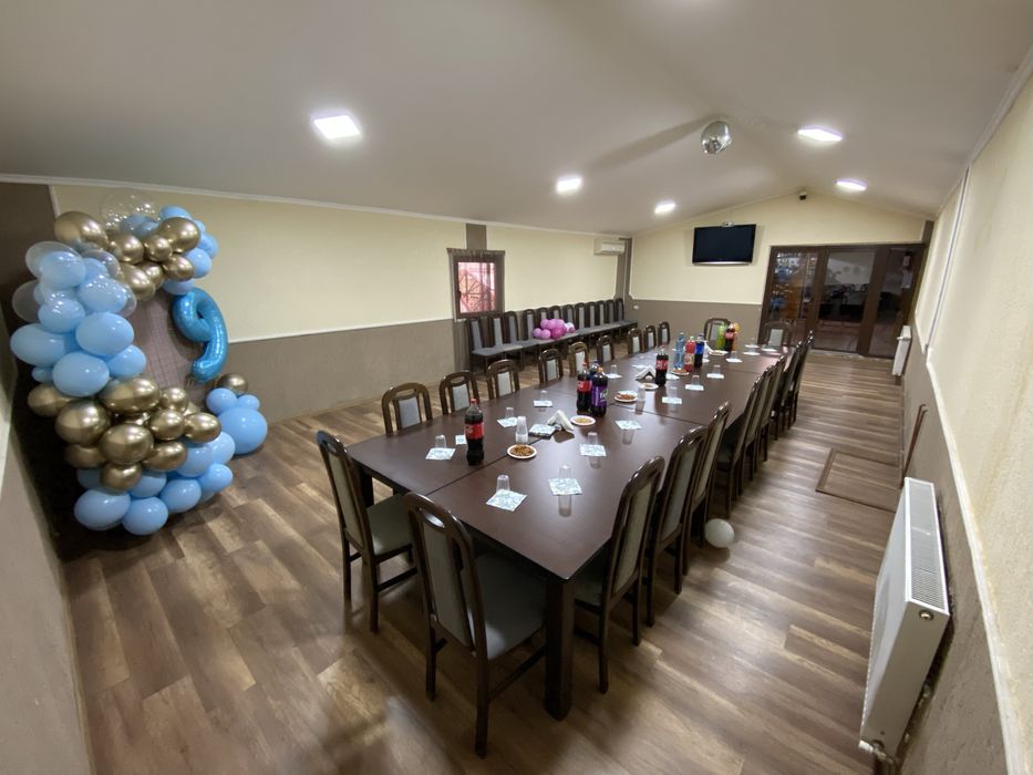 Scaune din lemn masiv