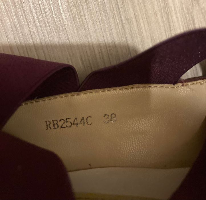 Елегантни обувки от естествен велур. Размер 38.