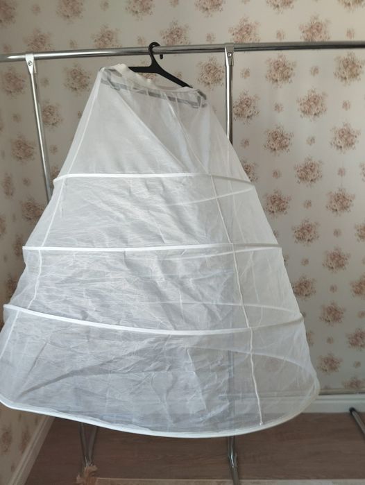 Платье свадебнле в комплекте