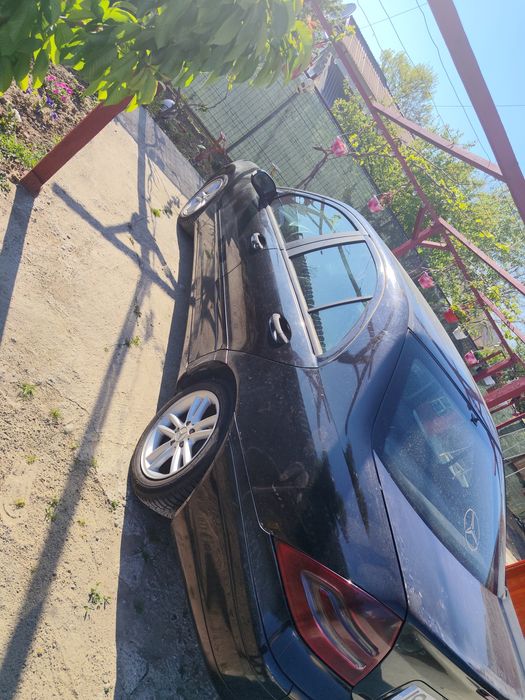 Vând sau schimb Mercedes Benz