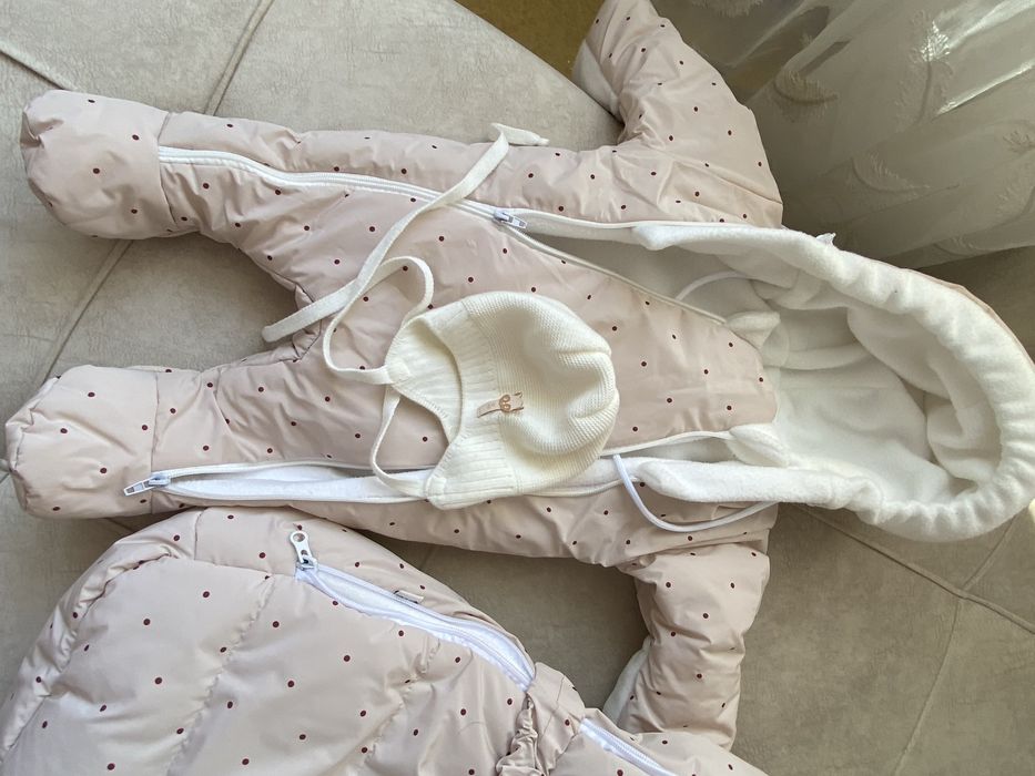 Продам конверт с комбинезоном с шапочкой