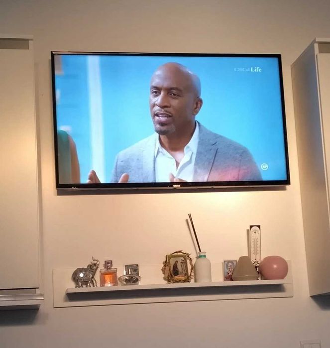 Televizor LED LG, 107 cm, Full HD + suport perete