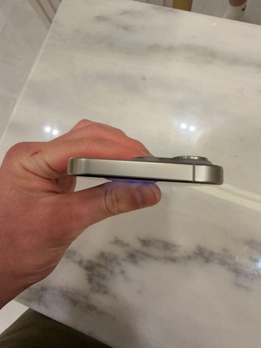Iphone 15 pro в сером цвете