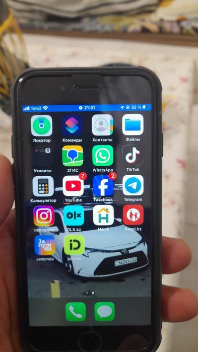 Телефон IPhone 7