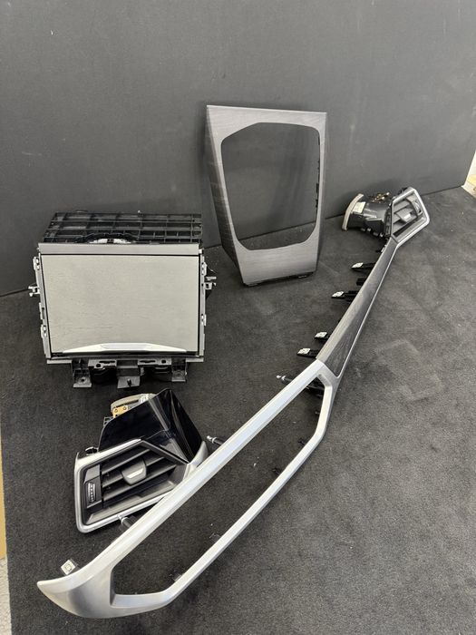 Trim plansa decor bord BMW G20 G21 G22 G23 G26 G28 lemn