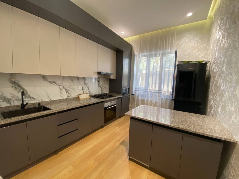 Srochno sotiladi sergili 2-bekat 4+xona 1-etaj