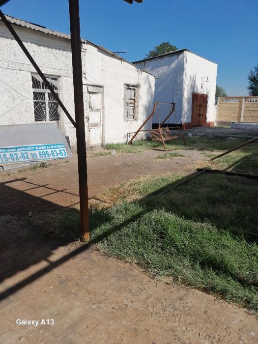 Sirdaryo viloyati Sirdaryo tumanidagi yer sotiladi 31sotix binosi bila