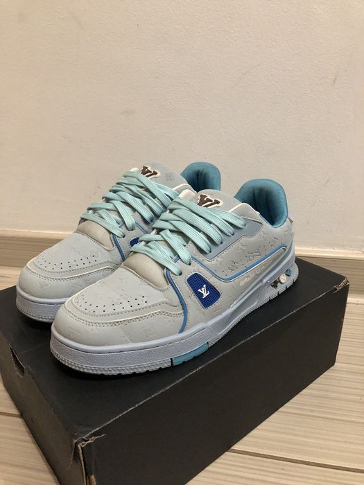 Lv trainer baby blue