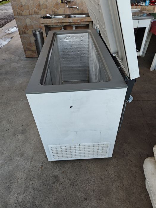 Вертикален фризер Blauknecht 300 литра Made in Italy