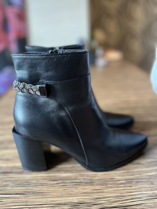 Кожаные ботинки новые