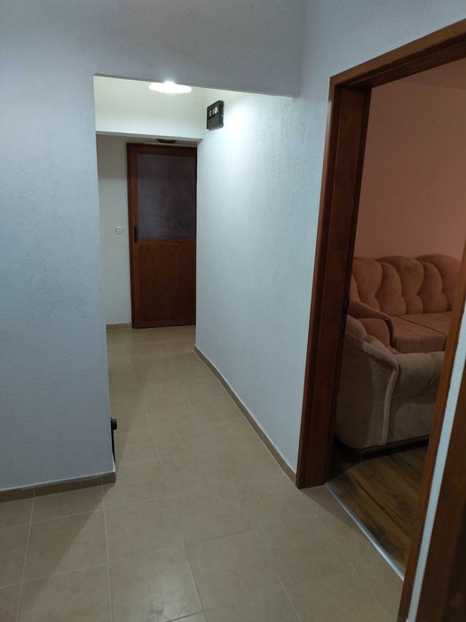 Продава се Тристаен апартамент в Разлог - 90 кв.м за 800 €/кв.м - Снимка #2
