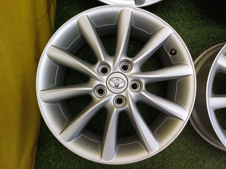 Диски R17 5x114.3 на Toyota.